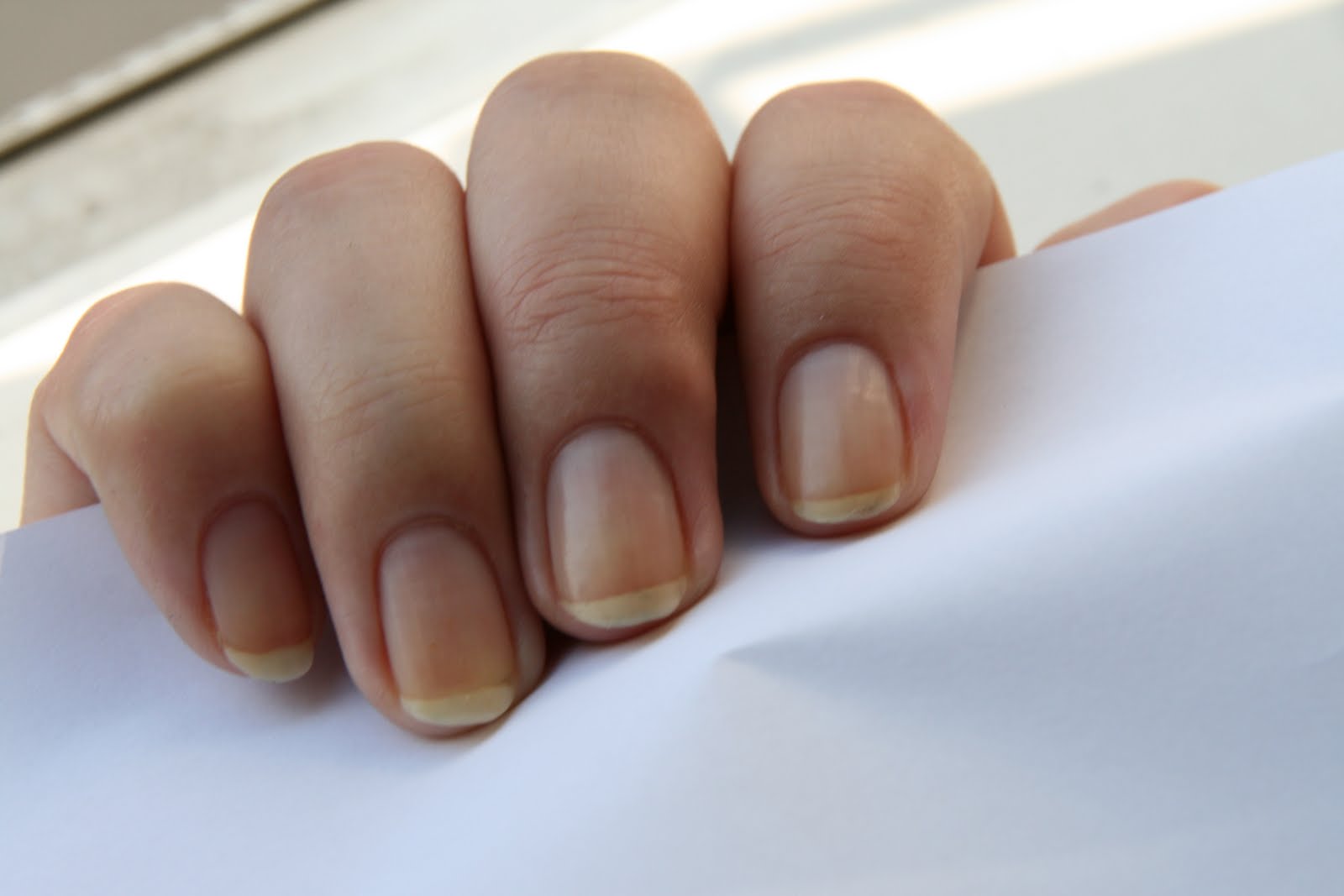 Negle Nymfer En blog om neglelak Test misfarvede negle.